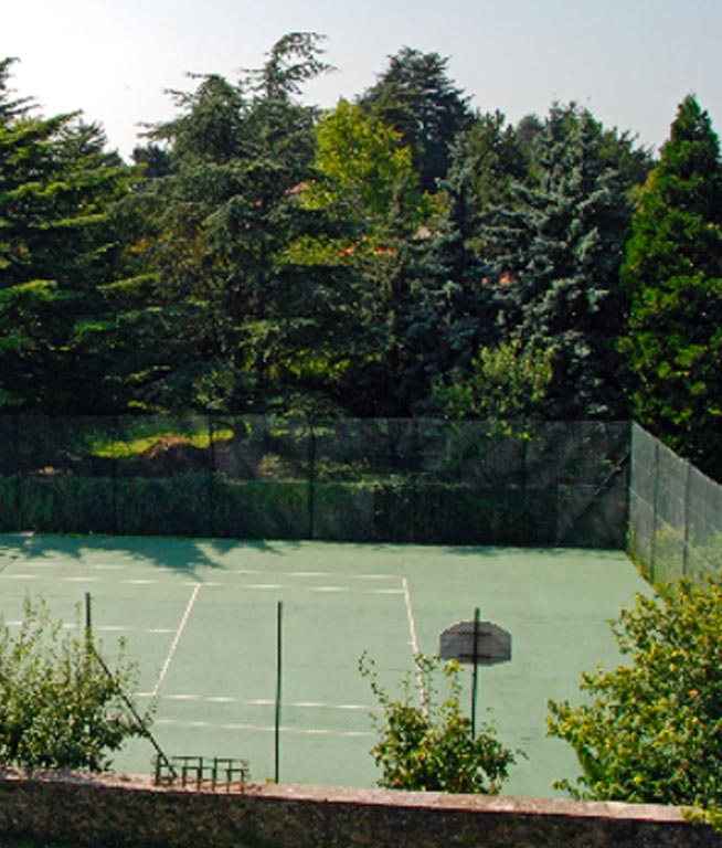 villa-bellingardi-eupilio-garden-tennis-court